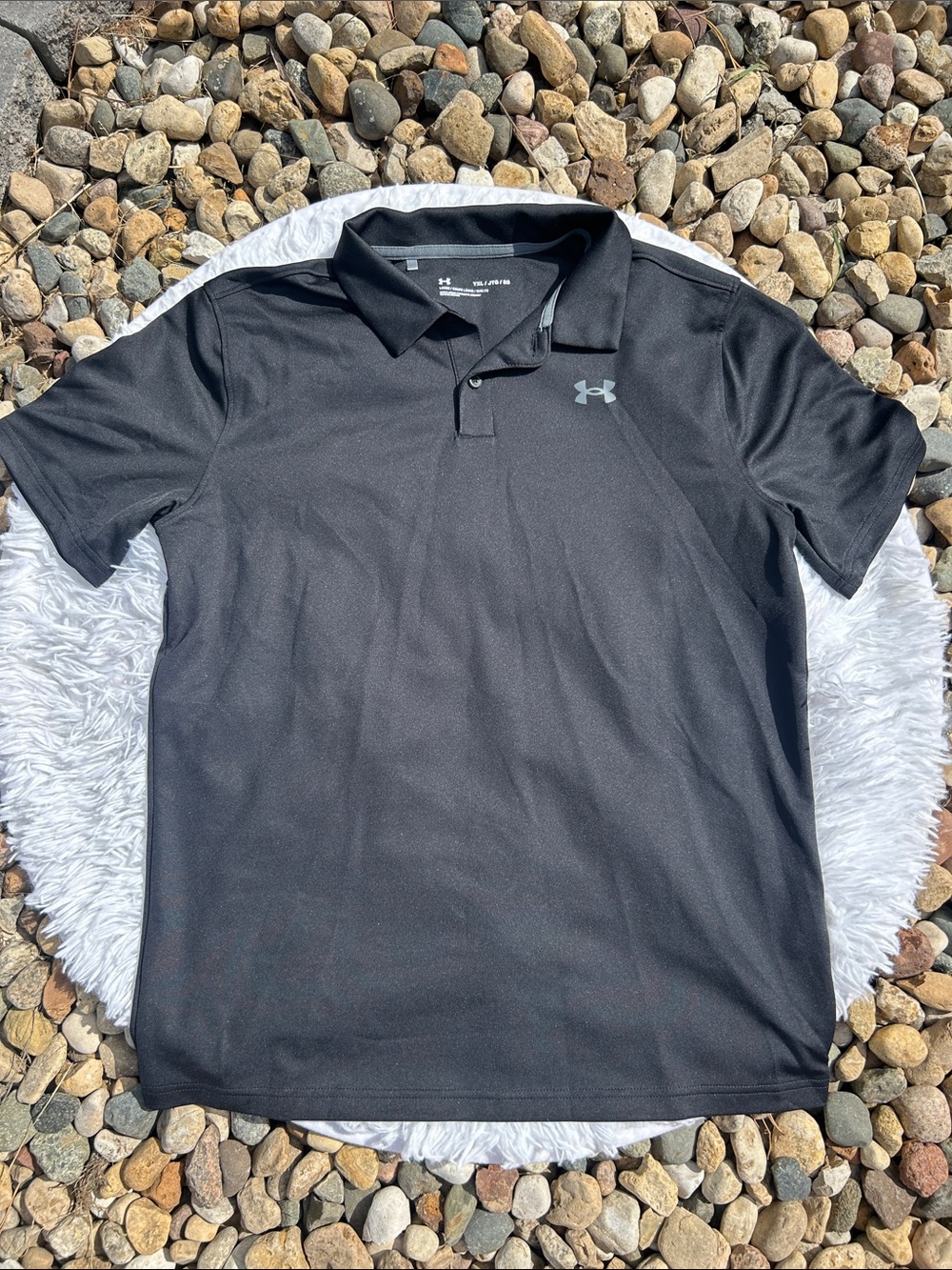 Under Armour Boys Solid Black Short Sleeve Polo Golf Shirt Size Youth XL
